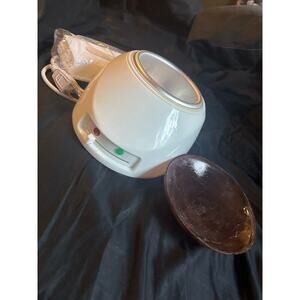 GiGi Multi-Purpose Wax Warmer, with Adjustable Temperature Control, 14 oz.